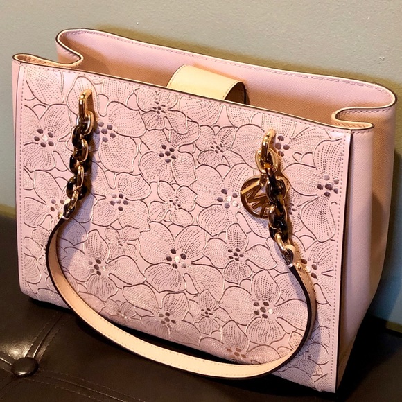 Michael Kors Handbags - Michael Kors🔥SOFIA LARGE Floral Embroidered Tote